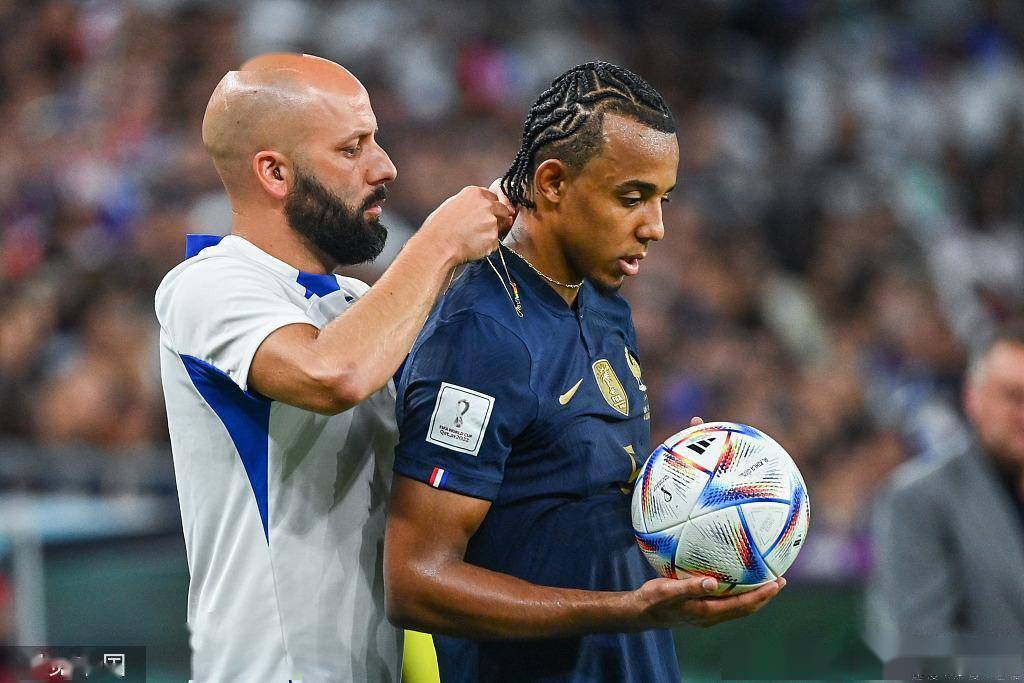 法国队轻取韩国队，辛杜高光表现